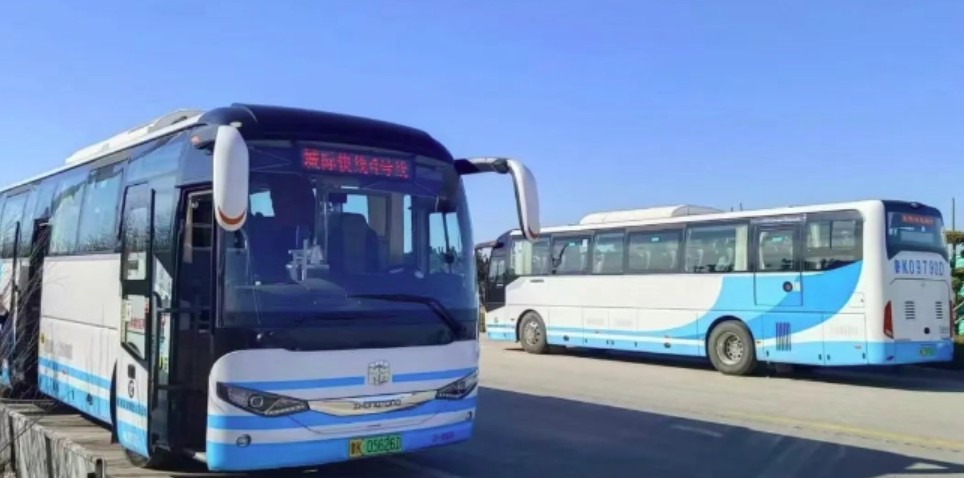 乘坐城際4號(hào)線，打卡布魯維斯、那香海、海草部落，連線貓頭山、火炬八街。